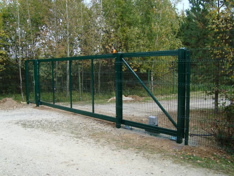 Сетчатый забор DoorHan в Пензе с установкой