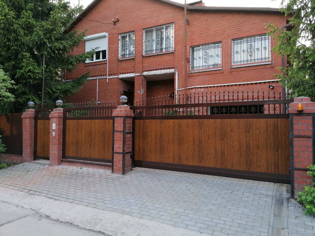 Уличные ворота DoorHan в Пензе с установкой