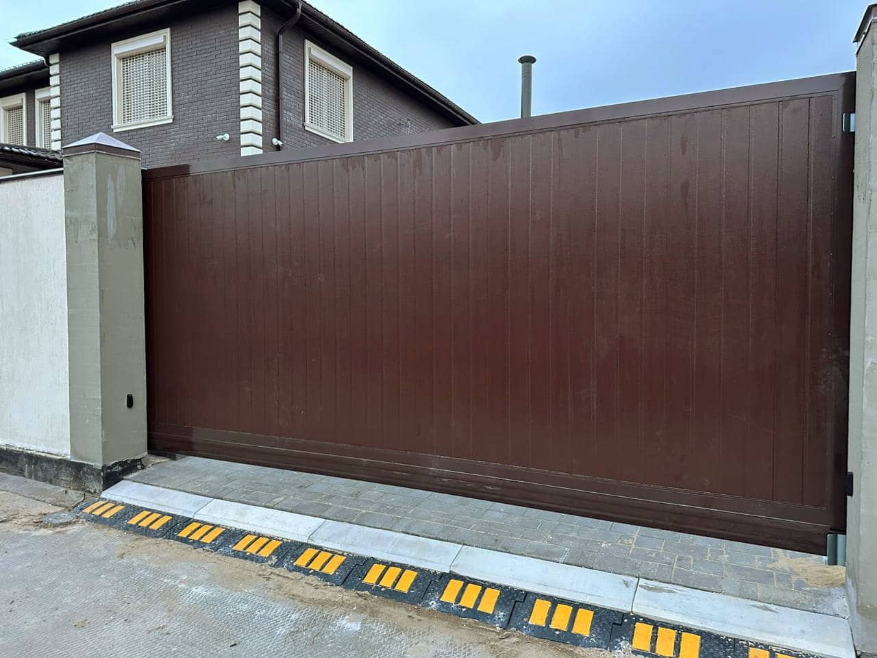 Уличные ворота DoorHan в Пензе с установкой